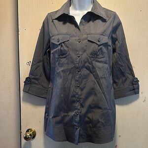 Antilia Femme Gray Stretch Button-Down Shirt - Size M - Excellent Condition